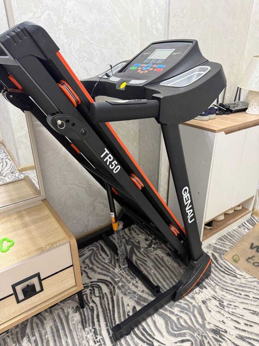 Продается беговая дорожка GENAU TR50