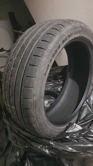 Зимни гуми на колата.