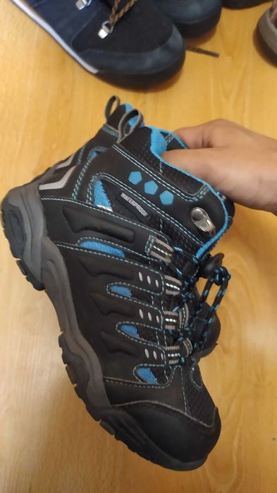 Детски обувки номер 30 зимни за преход