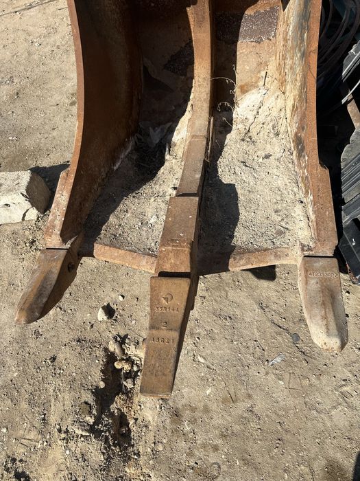 Ковш рыхлитель экскаватора