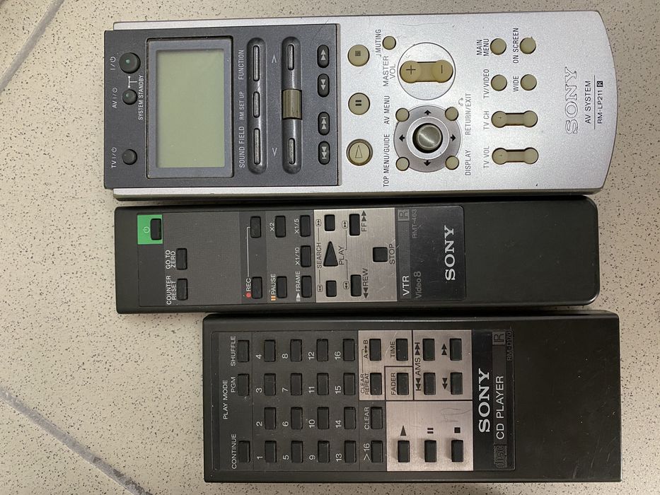 Telecomenzi Sony RM d117 si Philips JVC Sharp Panasonic DVD audio