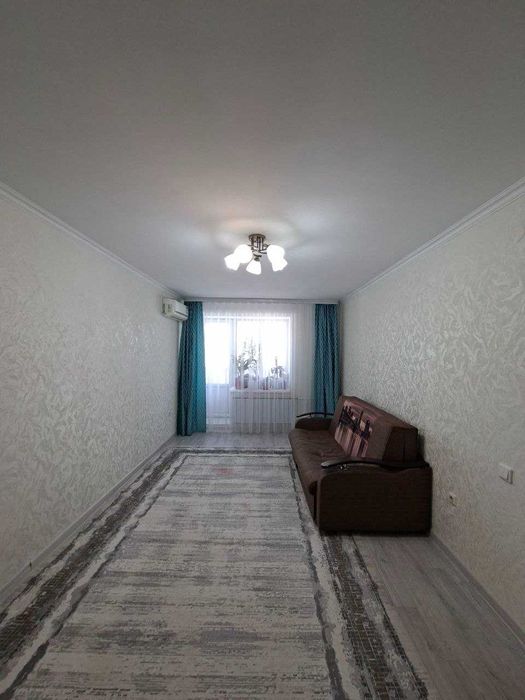 Продается двухкомнатная на 12 микрорайоне  за горячую цену