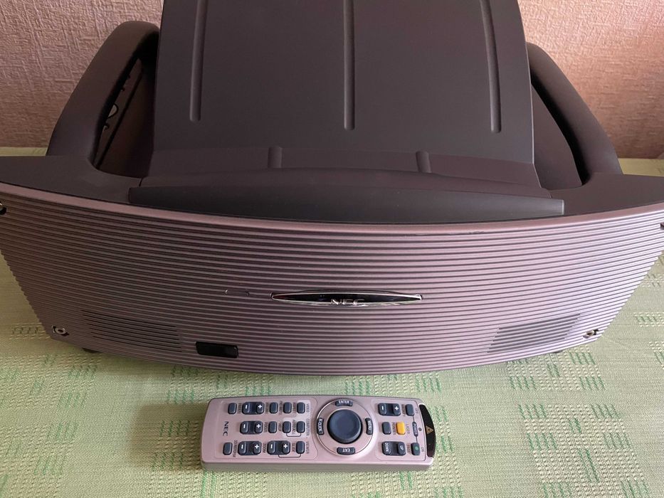 Проектор NEC WT610