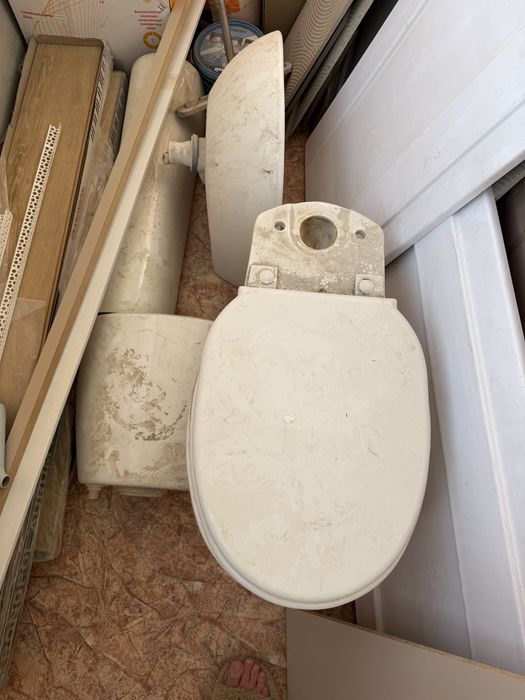 Продам унитаз и раковину