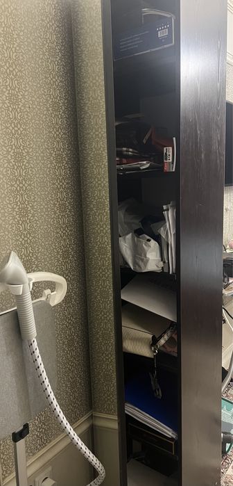 Высокий Шкаф с зеркалом.