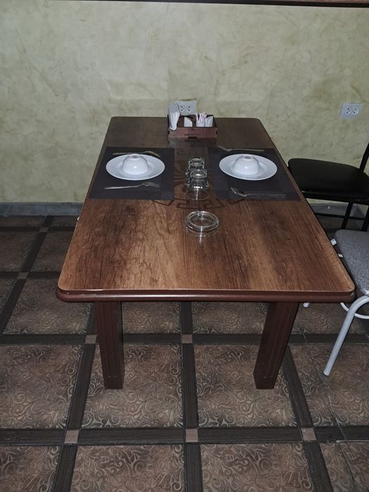 Стол стул сотилади бу