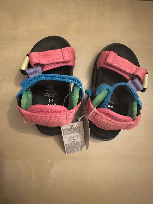 Детски сандалки GAP