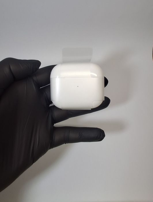 Air Pods 3 cu încărcare Mag safe