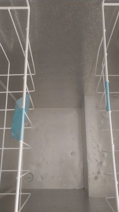 Морозильник почти новый