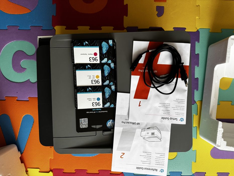 HP OfficeJet Pro 9010 – aproape nouă + cartușe originale noi sigilate + cutie completă