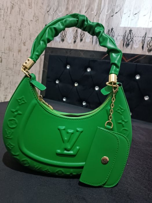 Женская сумочка зелёная