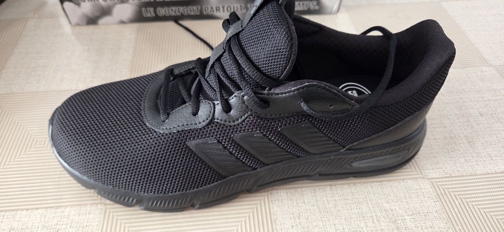 Adidasi sport la cutie