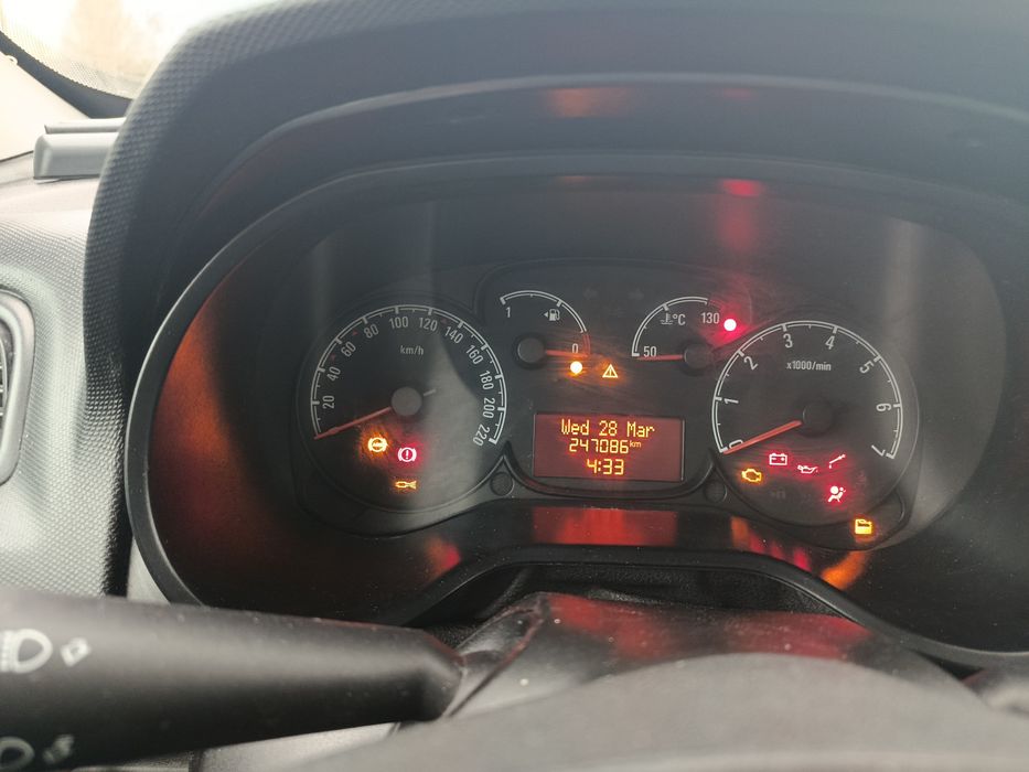 Vând Opel combo maxi