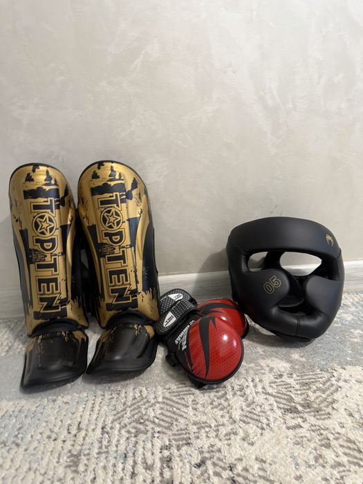 Боксерский комплект, перчатка