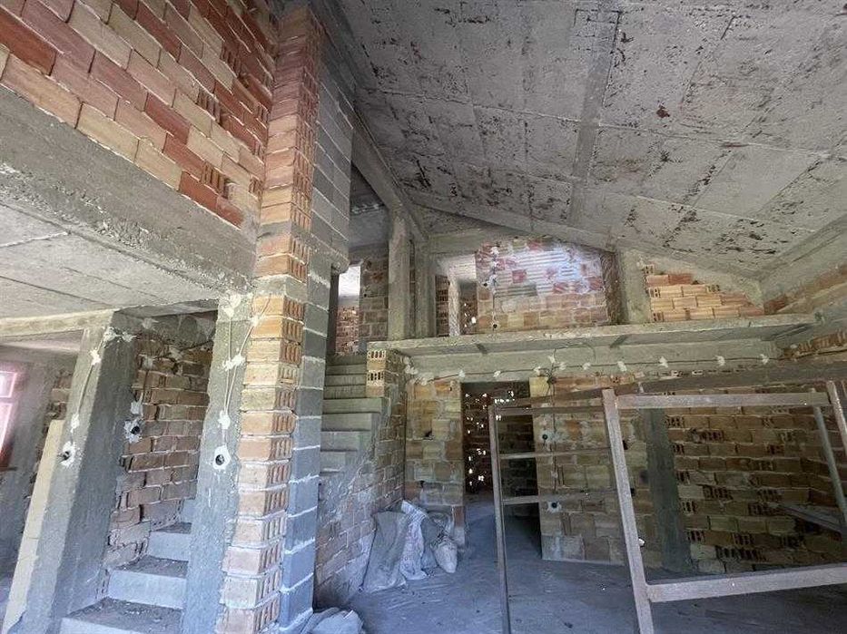 Продава се къща - с.Карамичевци