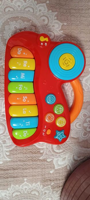 Лот играчки за дете