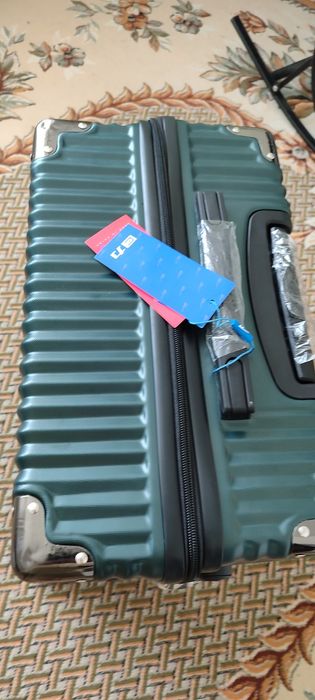 Продам чемодан.новый