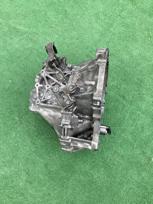 Ръчна скоростна кутия за тойота рав4/Toyota rav4 2.2D4D 06-11г