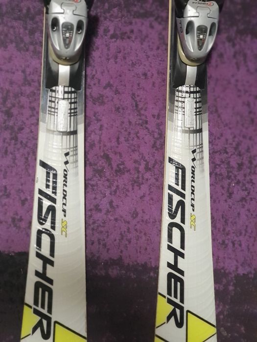 Schiuri Fischer RC4 Worldcoup  1,60 cu legaturi Tyrolia