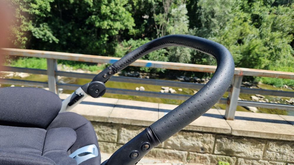 Mutsy EVO 3в1 и стол за кола Cybex T i-size