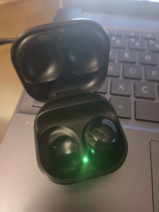 Galaxy Buds Pro - Лявата тапа липсва