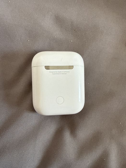 Продам Airpods без правого наушника