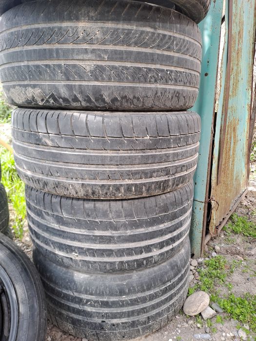 Летние шины 245/40/19