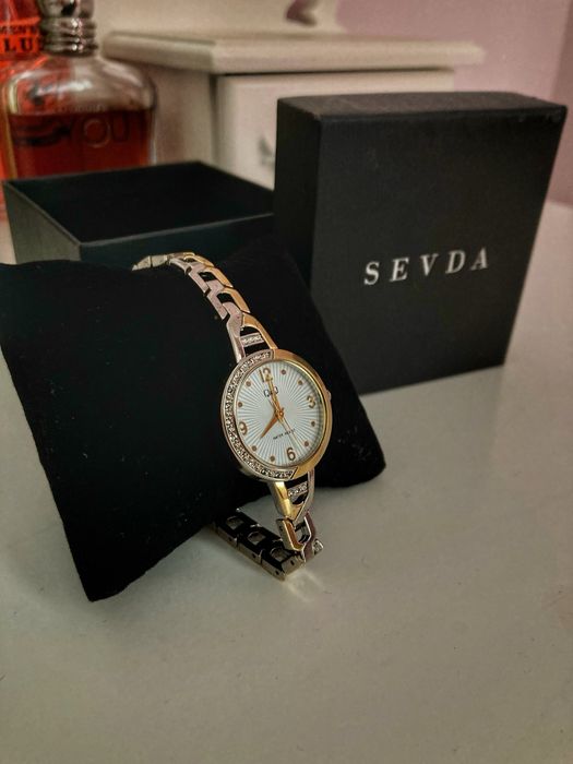 Ceas Q&Q nepurtat 100 lei