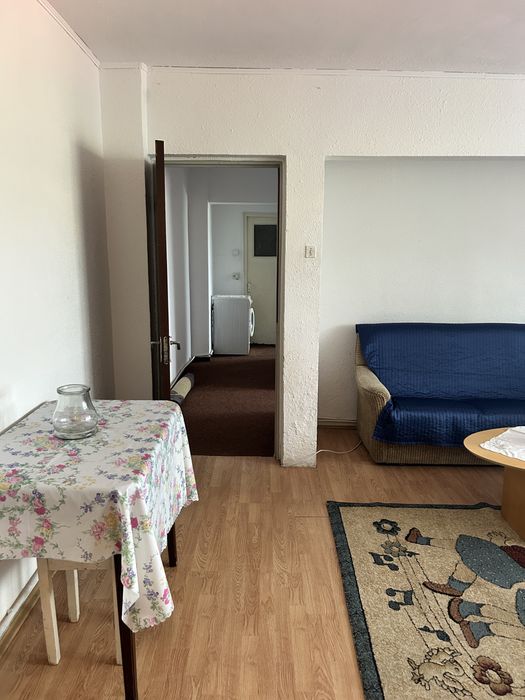 Inchiriez apartament 3 camere