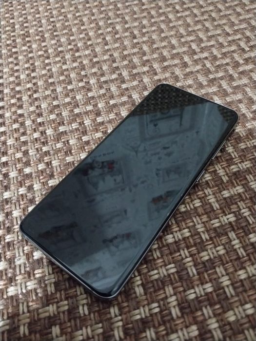 Продам Samsung S20