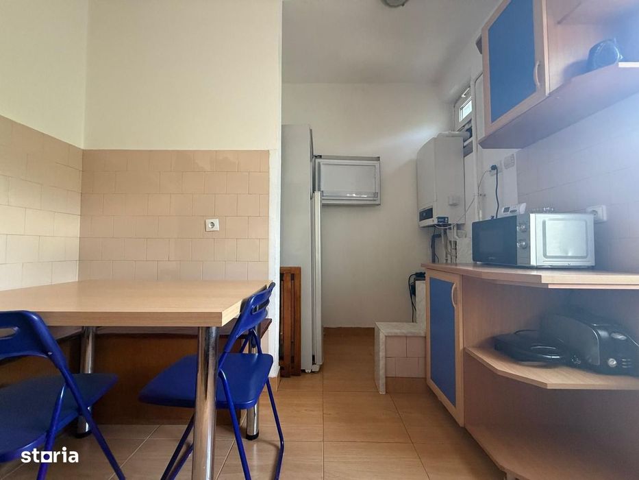 Apartament 3 camere, str. Bucuresti, suprafata generoasa