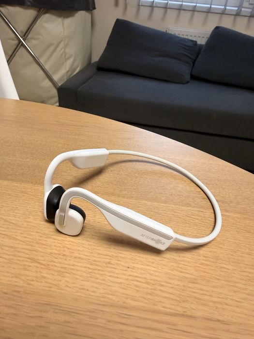 Căști Shokz OpenMove + căști iPhone