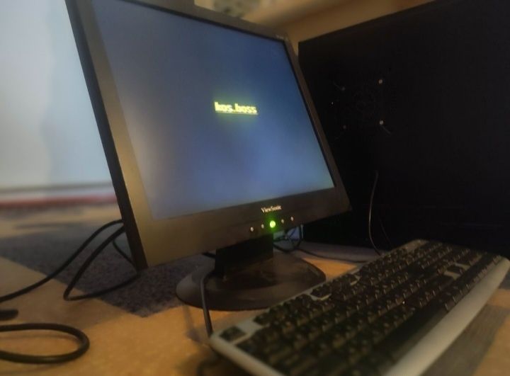 Компьютер рабочи отдам даром