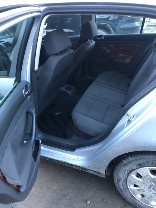 Piese auto din dezmembrari VW Golf 5 1.6 FSI BLF cutie HBM