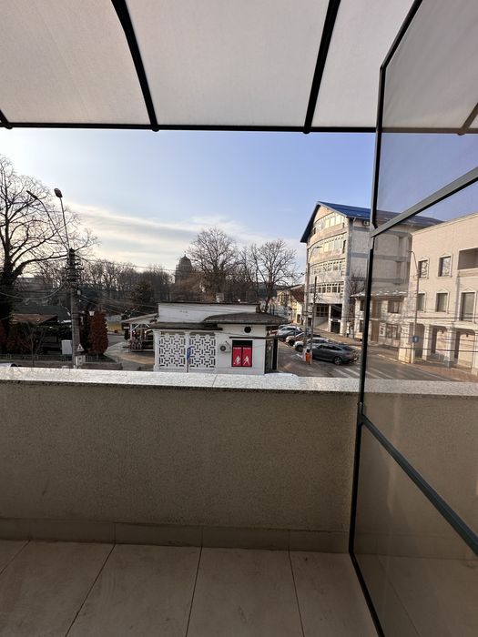 Inchiriez spatiu comercial 35 mp - centru