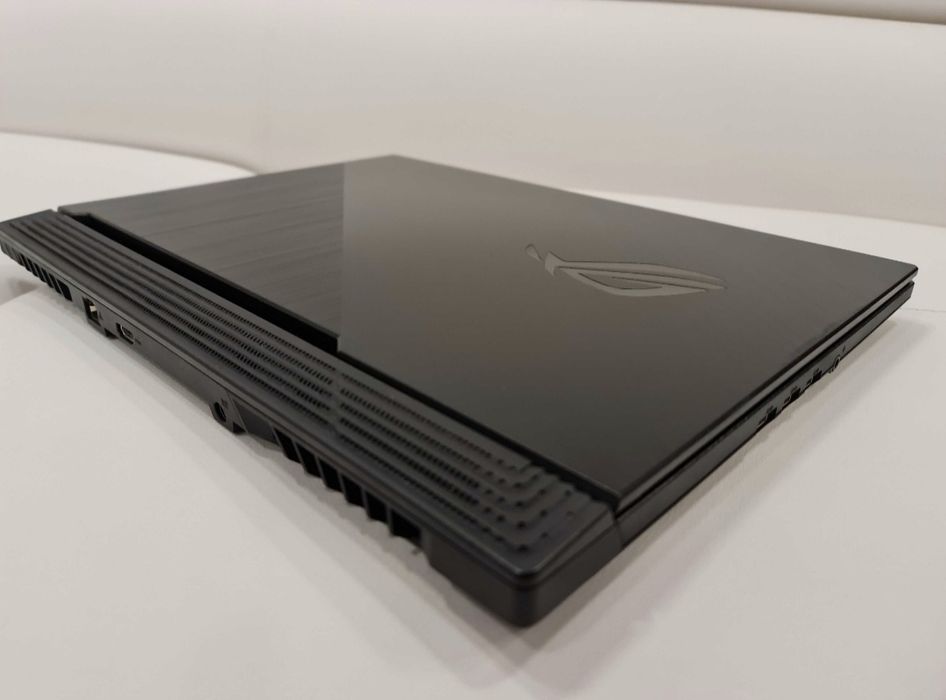 Laptop gaming Asus ROG STRIX 17", intel core 17-9750H, ram 16 gb