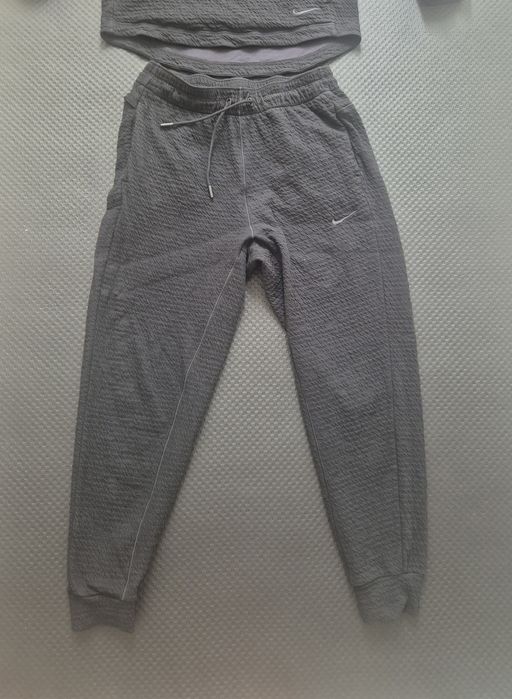 Nike yoga двойка
