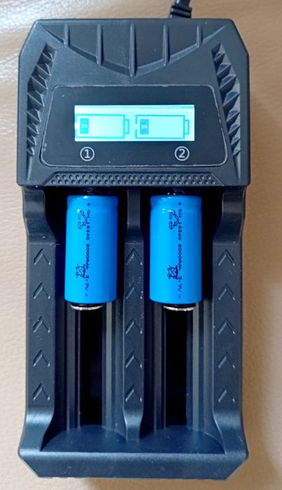 Зарядно устройство за батерии р-р АА, ААА, 18650, 18500, 26650, 14500