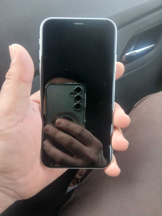 IPhone XR с гарантией