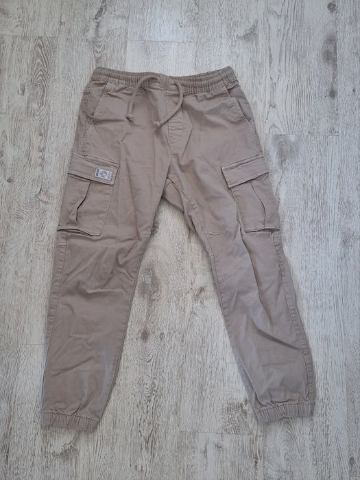 Дънки и панталони Zara