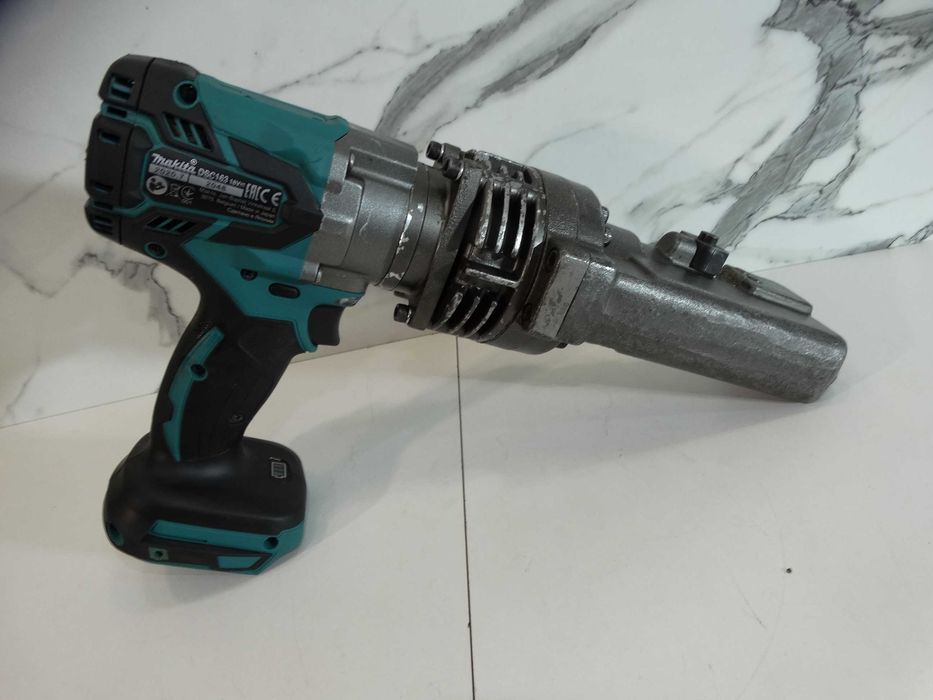 Makita DSC 163 - Машина за рязане на арматура до 16 мм