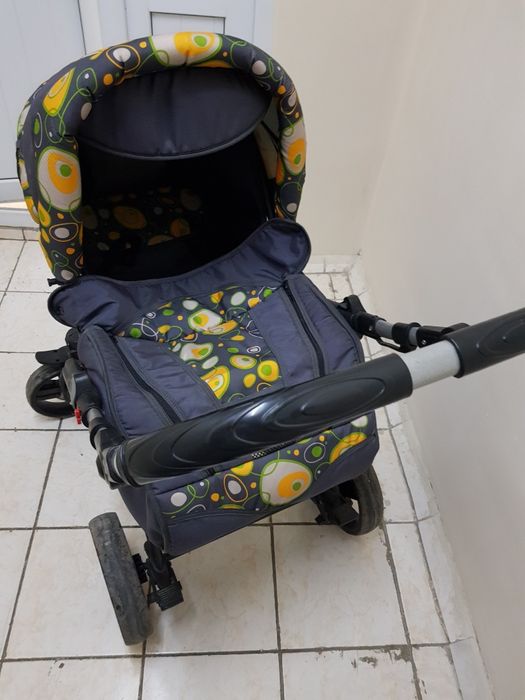 Продам утепленную коляску