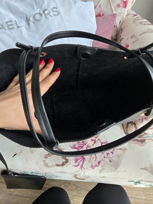 Черна чанта Michael kors