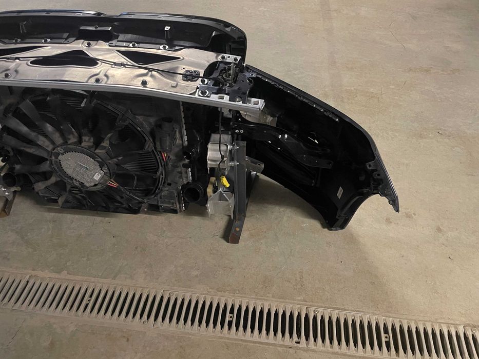 предна броня и преден панел за BMW 7 G11 LCI M SPORT