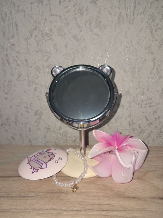 Комплект аксесоари: Огледала, гривна и фиба