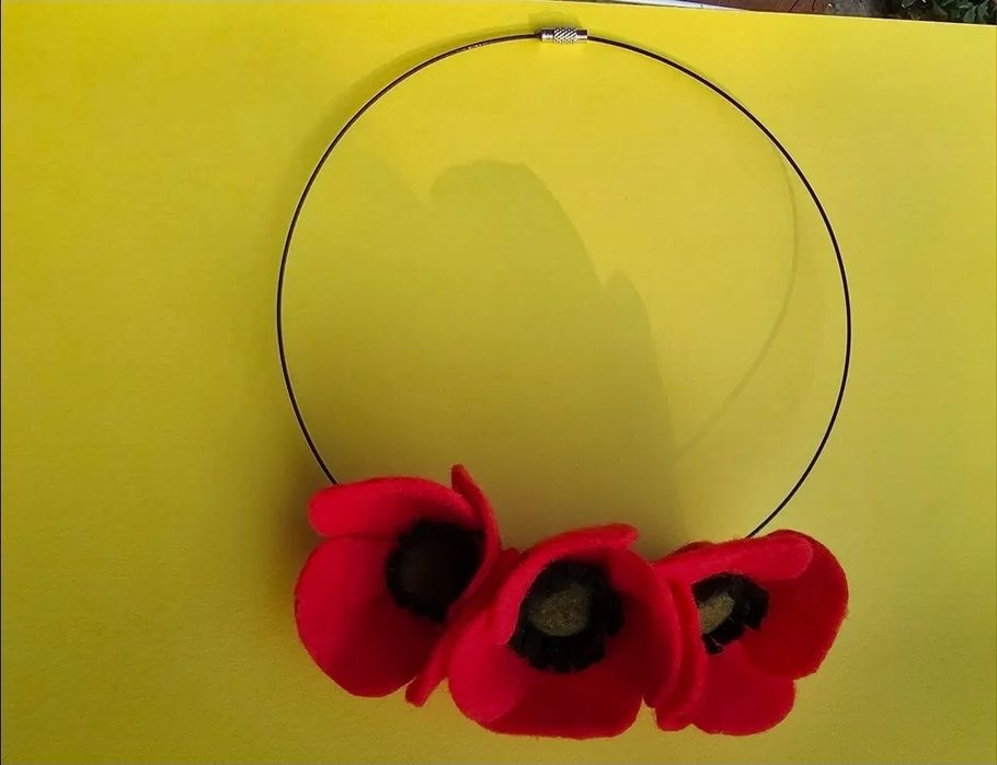 Colier handmade cu maci