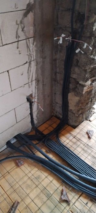 Electrician, instalatii electrice, sisteme fotovoltaice