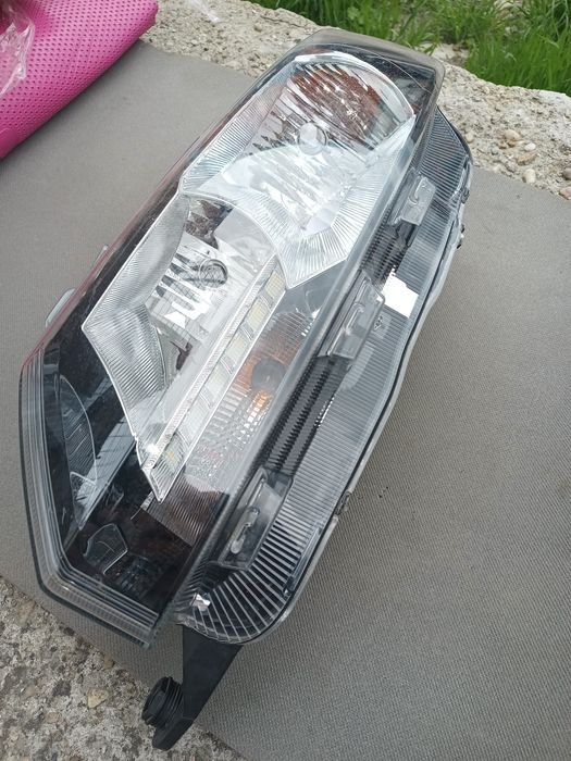 Far stânga Skoda rapid