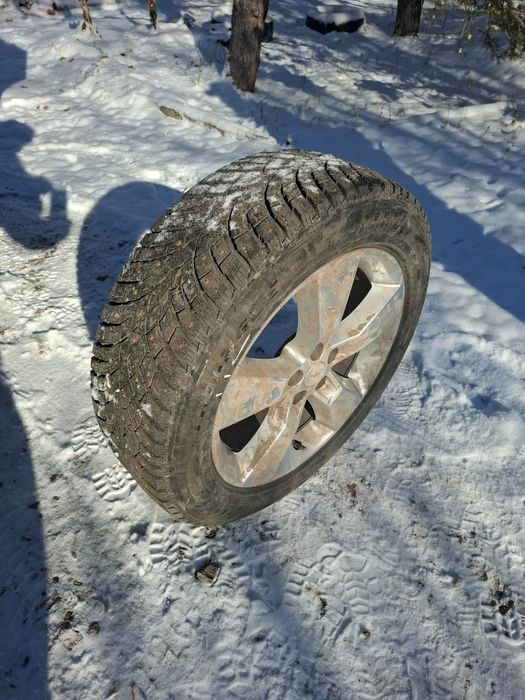 Продам зимние шины..