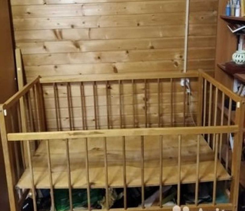 Детская кроватка (манеж) с матрацем